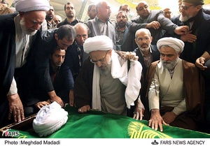 آیت الله مهدوی کنی رئیس مجلس خبرگان رهبری در مراسم تشییع پیکر آیت‌الله عباسعلی عمید زنجانی