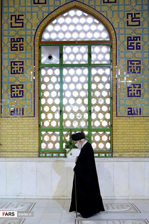 حضور رهبر معظم انقلاب در مرقد مطهر امام (ره)