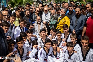 مسعود سلطانی‌فر وزیر ورزش و جوانان در راهپیمایی روز جهانی قدس ۹۸ 