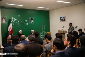نشست خبری رئیس‌جمهور با اصحاب رسانه در یزد