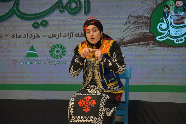 زهرا مشاهیری- قصه گوی ایلامی