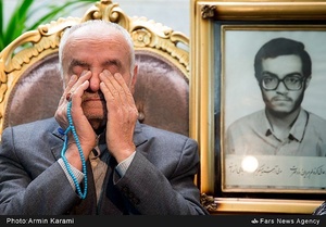 پدر شهید سعید حیدری پس از شنیدن خبر بازگشت پیکر شهیدشان به کشور