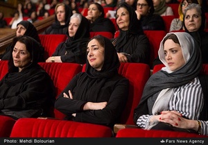بهنوش طباطبایی و هانیه توسلی بازیگران سینما و تلوزیون در مراسم ترحیم عباس کیارستمی