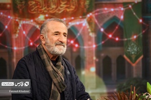 مهران رجبی مجری برنامه تکیه که به مناسبت نیمه شعبان ضبط شد