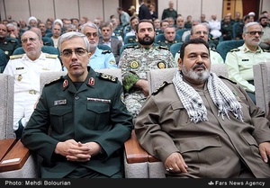 سر لشکر فیروز آبادی و سرلشکر باقری روسای سابق و جدید ستاد کل نیروهای مسلح