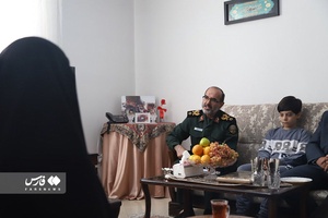 دیدار سردار شریفی با خانواده شهید مدافع حرم مهران عزیزانی