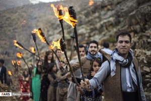 جشن نوروزی روستای پالنگان
در این جشن مردم با نواختن موسیقی های سنتی و پوشیدن لباسهای رنگارنگ و حضور بر بامهای خانه ها به استقبال بهار می روند.