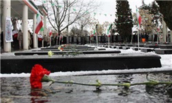 گلباران مزار شهدا شهید