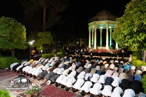 گردهمایی حافظان قرآن کریم در آرامگاه حافظ شیرازی