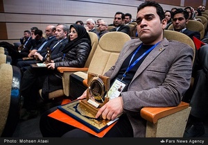 یکی از محققان تقدیر شده در بیست و یکمین جشنواره علوم پزشکی رازی