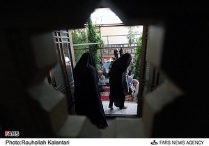 بازدیدکنندگان در منزل حضرت امام خمینی(ره) در قم