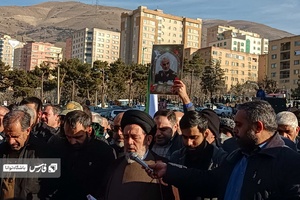 اقامه نماز بر پیکر شهدای مدافع حرم در شهرک شهید محلاتی