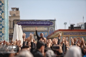  مداحی محمدحسین پویانفر در مراسم عزاداری روز شهادت امام جعفرصادق(ع)