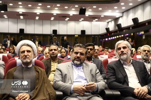 یاسر احمدوند معاون فرهنگی وزیر ارشاد و محمدمهدی اسماعیلی وزیر ارشاد درآیین اهدای جوایز آثار شایسته تقدیر چهلمین جایزه کتاب سال جمهوری اسلامی ایران