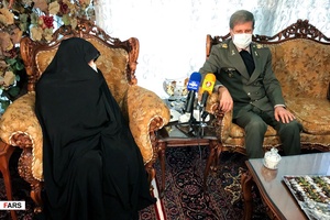 حضور وزير دفاع در منزل شهيد فخری زاده
