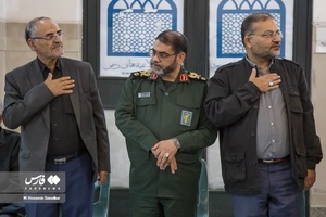  حضورسردار غلامرضا سلیمانی رئیس سازمان بسیج و سردار حسین معروفی معاون هماهنگ‌کننده سازمان بسیج درمراسم ختم والده سردار سید قاسم قریشی  جانشین رئیس سازمان بسیج مستضعفین