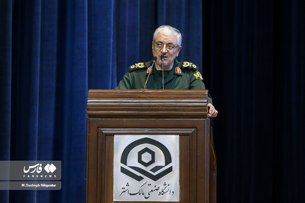 سردار طلایی نیک