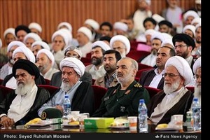 حضور سردار سلامی و آیت الله مومن دراجلاسیه اساتید سطوح عالی حوزه در حمایت از مردم مظلوم یمن 