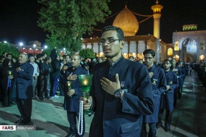 لاله گردانی خدام حرم شاهچراغ(ع)
