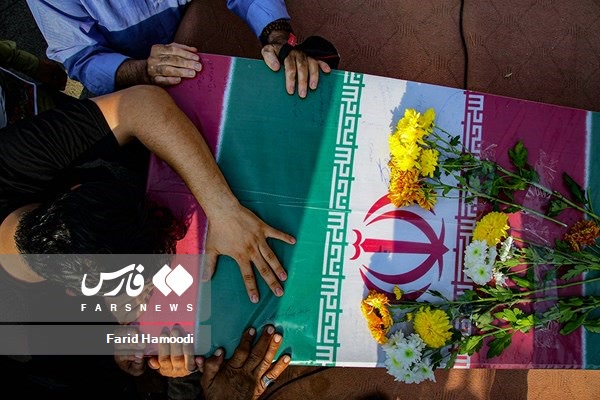 تشییع پیکر شهیدان«آغاجری‌پور و امانی‌پور» در آبادان
