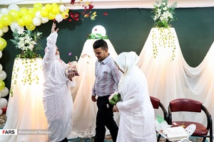 به مناسبت این عید بزرگ مسلمانان بسیاری از زوج‌های جوان زندگی مشترک خود را در این روز آغاز کردند.


