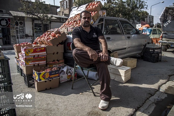 اغلب مردان در شهر مریوان از کلاش استفاده می کنند . کلاش دارای ویژگی های خاصی است که باعث شده درز مان کنونی که انواع واقسام کفش های کارخانه‌ای بازار پاپوش کشور را در اختیار گرفته‌اند هنوزهم به عنوانی کفشی عمومی ونه تزیینی مورد استفاده قرار گیرد.