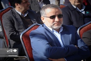 هاشمی، استاندار سمنان در آیین بهره‌برداری از طرح‌های دهه فجر