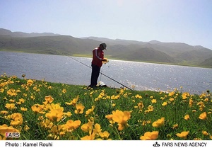 ماهیگیری در دریاچه نئور
