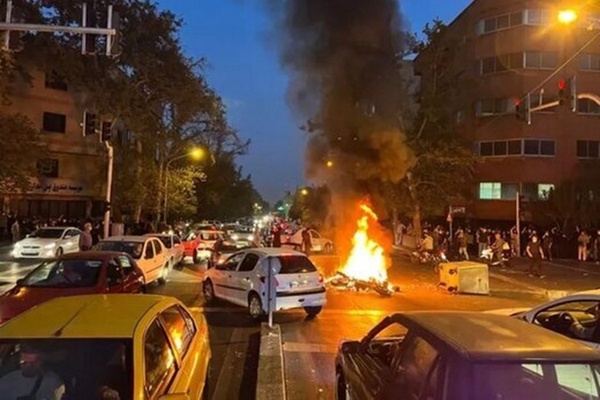 آتش‌بیاران معرکه اغتشاشات را محاکمه کنید