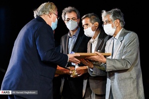 تجلیل از علی اصغر شعردوست  توسط غلامعلی حداد عادل در همایش ملی روز شعر و ادب فارسی و بزرگداشت استاد شهریار.