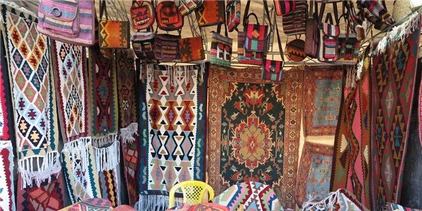 بازارچه صنایع دستی در منطقه آزاد انزلی