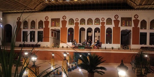 س