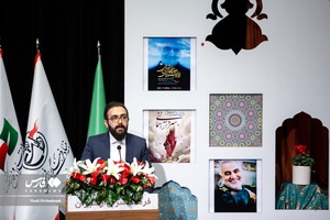 سخنرانی محمد کاظم تبار را  دبیر چهارمین جشنواره سراسری تئاتر سردار آسمانی