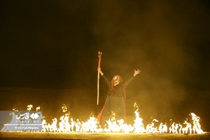 نمایش روشنای شب تار