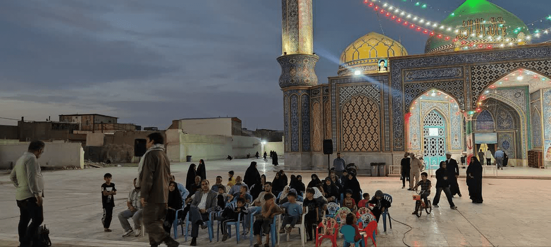 نمایش خیابانی «فراموش‌نشدنی» در آستان مقدس امامزادگان ابراهیم و محمد(ع) اجرا شد