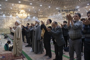 نماز مغرب و اعشا در حرم حضرت عبدالعظیم
