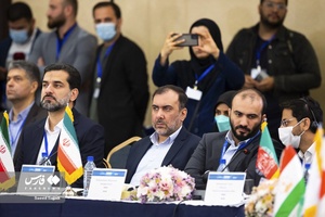 محمد شجاعیان مدیرعامل خبرگزاری مهر، پیام تیرانداز مدیرعامل خبرگزاری فارس، حامد شیخ‌پور سردبیر اخبار خارجی خبرگزاری فارس در مجمع عمومی اوآنا