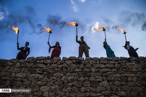 جشن نوروزی روستای پالنگان
در این جشن مردم با نواختن موسیقی های سنتی و پوشیدن لباسهای رنگارنگ و حضور بر بامهای خانه ها به استقبال بهار می روند.