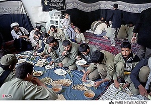 سفره اطعام رزمندگان هشت سال دفاع مقدس