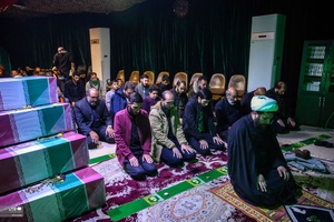 اقامه نماز بر پیکر شهید مدافع امنیت حسن مختارزاده
