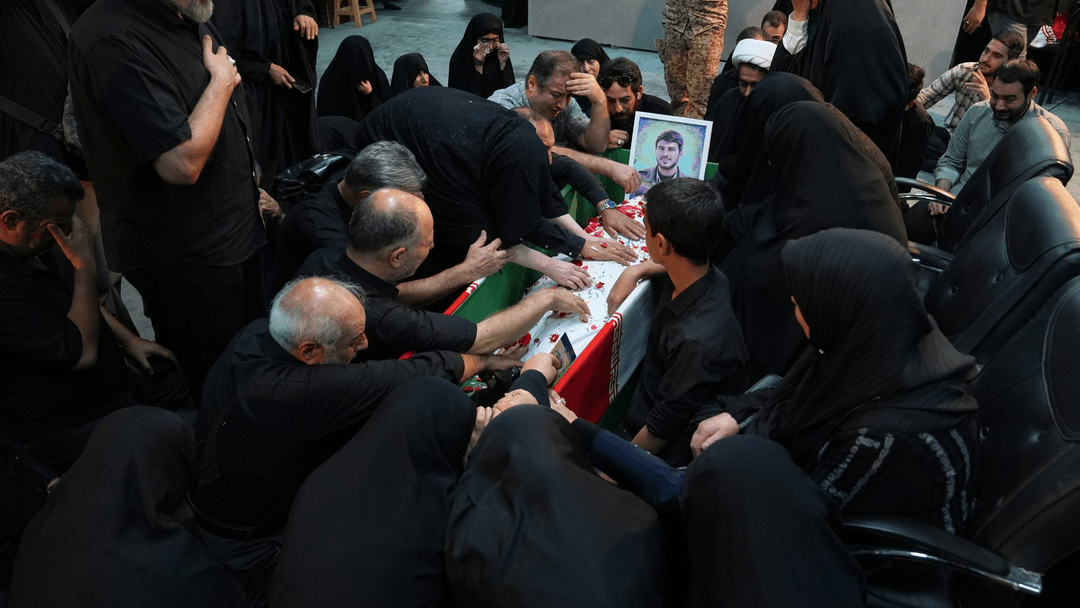 پس از ۴۱ و ۴۵ سال؛ وداع با پیکر دو شهید در تهران