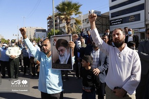 راهپیمایی بندرعباسی‌ها در محکومیت اهانت به ساحت مرجعیت