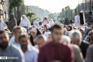 نماز باشکوه عید فطر در رشت برگزار شد