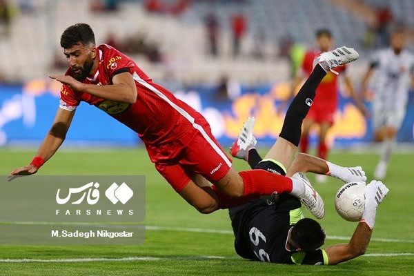 دیدار تیم‌های فوتبال پرسپولیس و شهرخودرو مشهد در هفته بیست‌ونهم رقابت‌های لیگ برتر