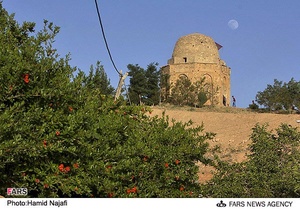 بقعه چهل دختران در روستای تاریخی توران پشت - شهرستان تفت