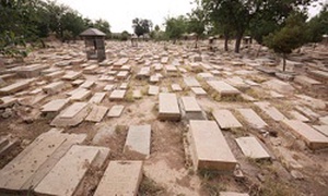 قبرستان قدیمی شهر شیراز