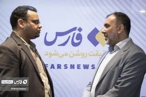 بازدید پیام تیرانداز مدیرعامل خبرگزاری فارس از غرفه انتشارات خبرگزاری فارس