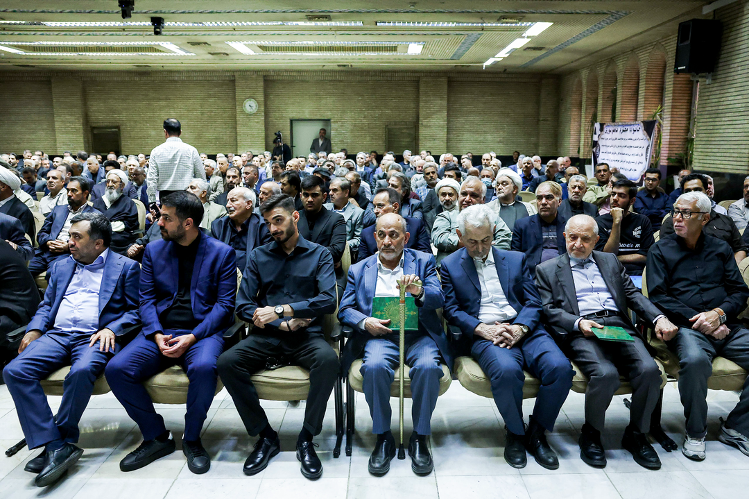 گزارش تصویری مراسم یادبود مرحوم احمد ناطق نوری