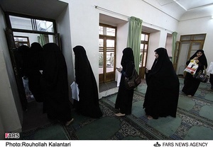 بازدیدکنندگان در منزل حضرت امام خمینی(ره) در قم