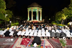 گردهمایی حافظان قرآن کریم در آرامگاه حافظ شیرازی